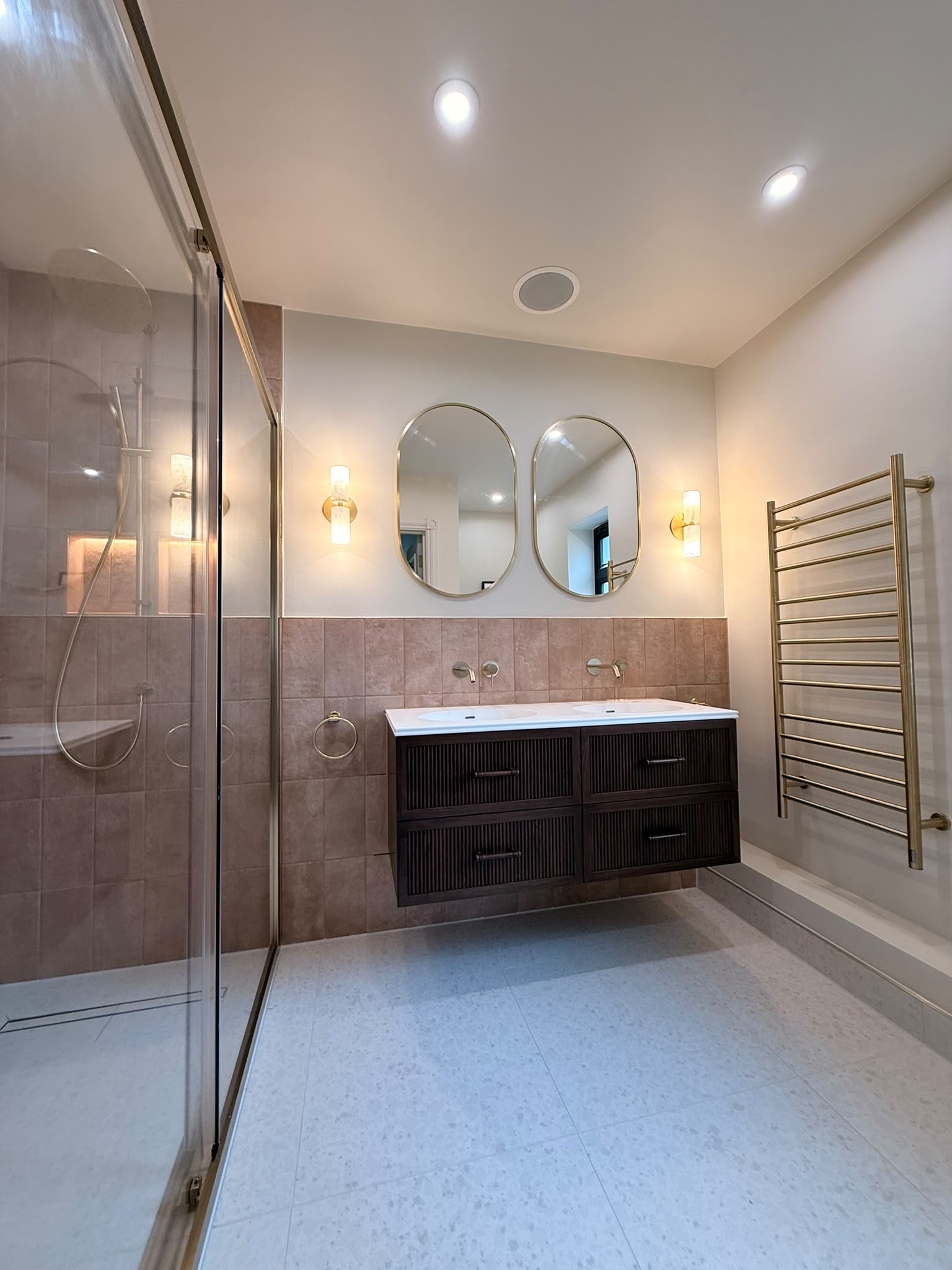 Bathroom rose dual mirrors