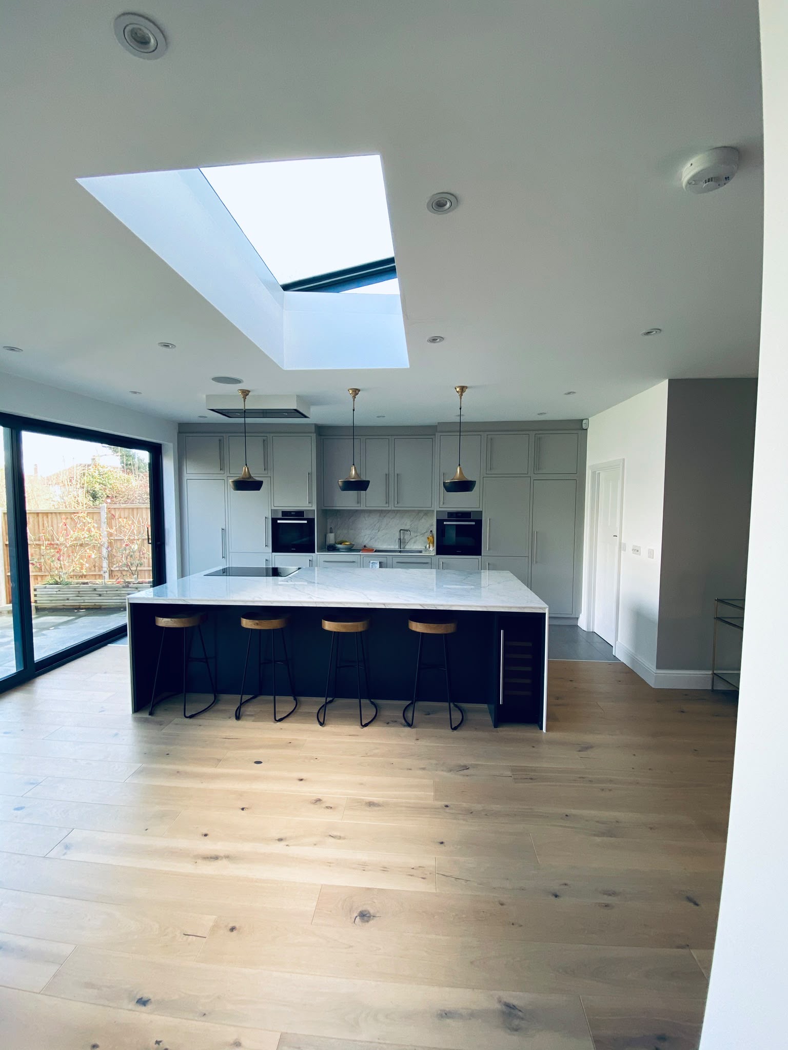Kitchen navy lacanche parquet