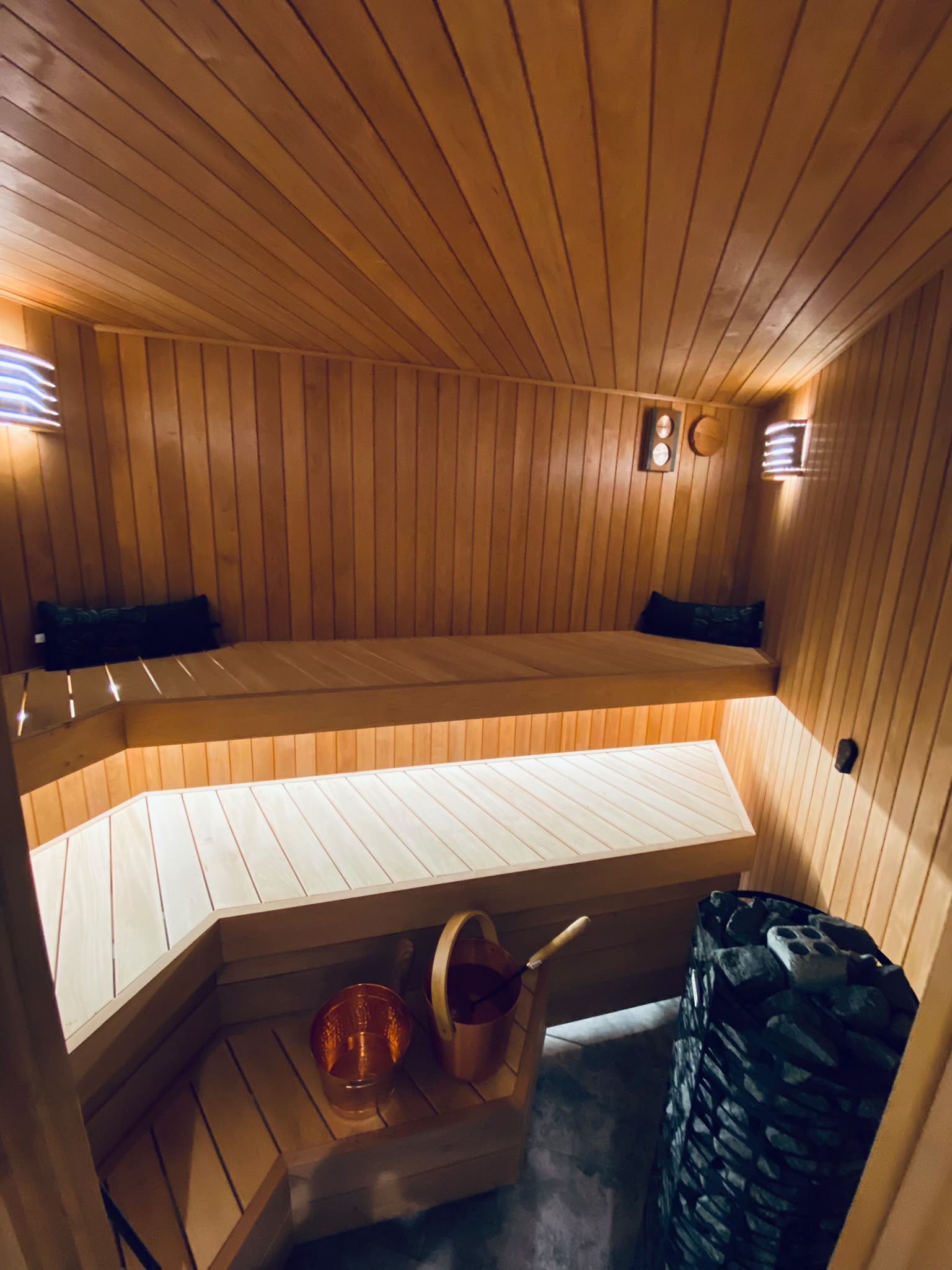 Sauna cedar led